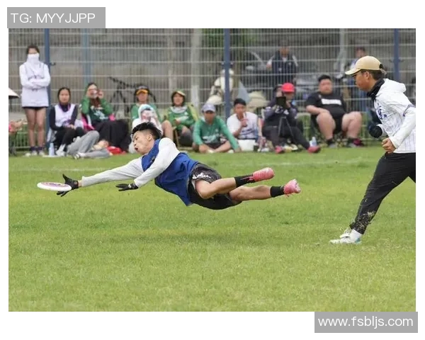 飞盘竞技的魅力与挑战：深入探讨广州飞盘队的训练与比赛节奏